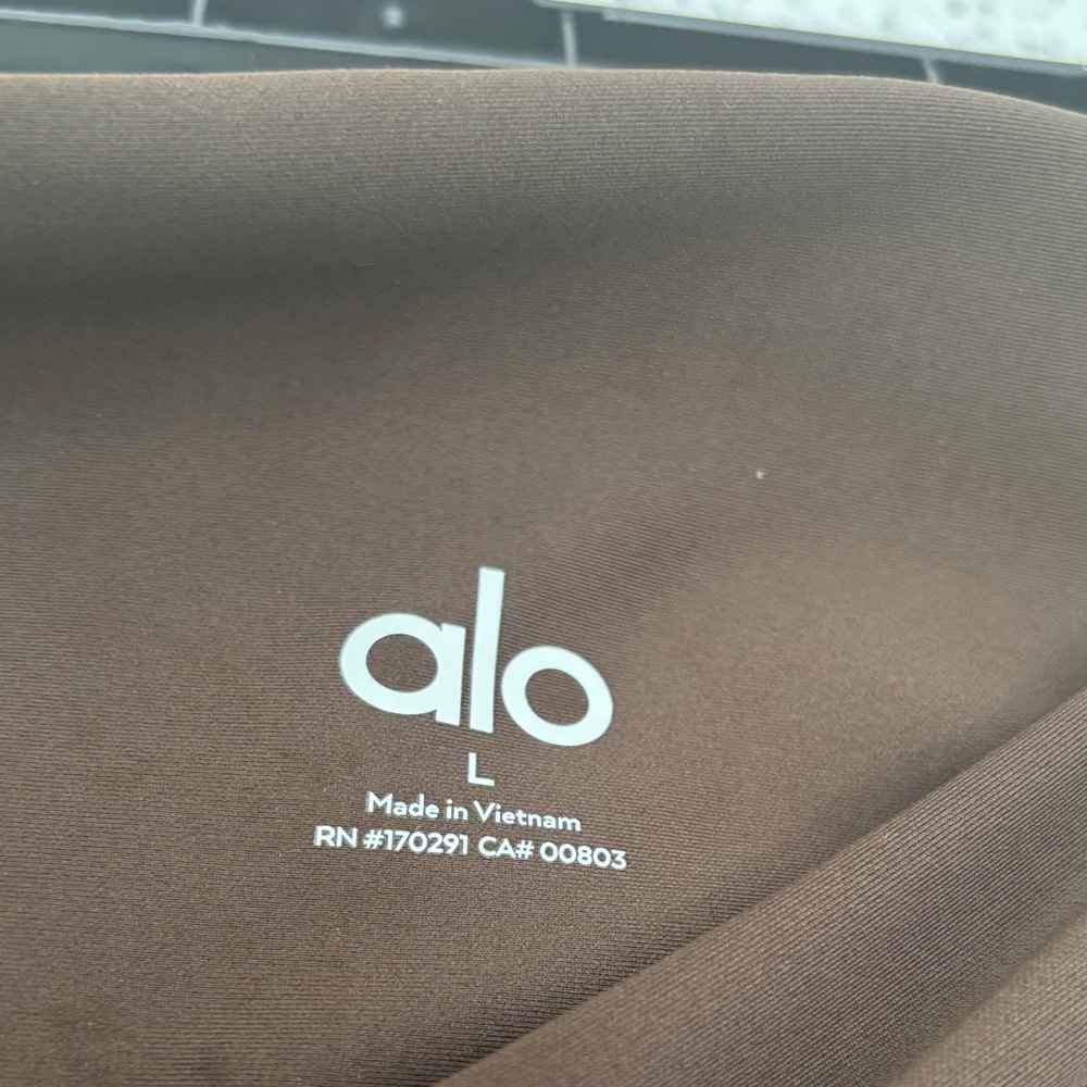 ALO Yoga Espresso Airlight High Waisted Leggings, NWT, use for Yoga & workout - Picture 8 of 11